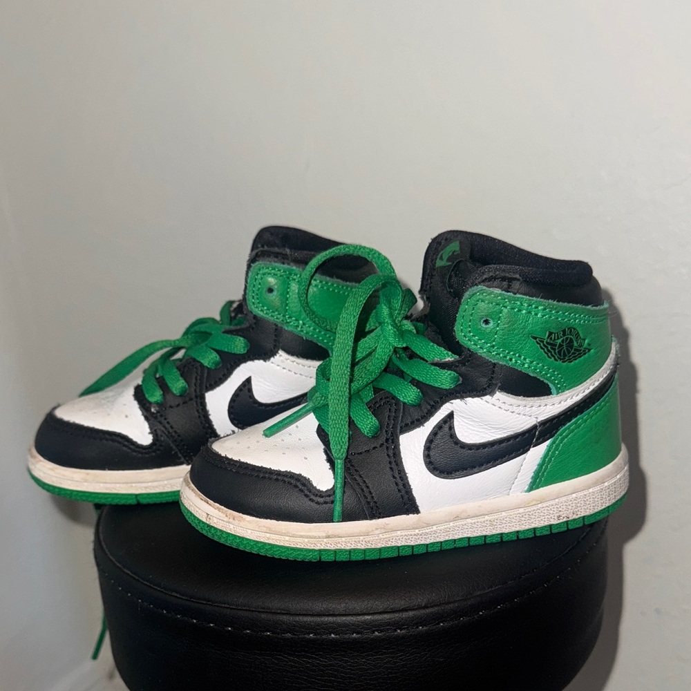 Jordan Kids Black and Green Sneakers